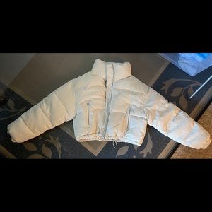 adika crop foxy puffer jacket in cream